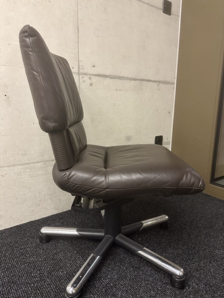 Vitra Sedie: Vitra Brown Leather Office Chair – Usato da Meilen venduto da M_71
