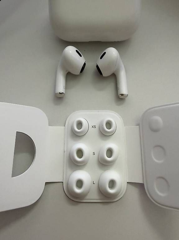 Apple Casques audio: Airpods Pro 2nd Generation – D'occasion à Riedikon par Shane_G 2