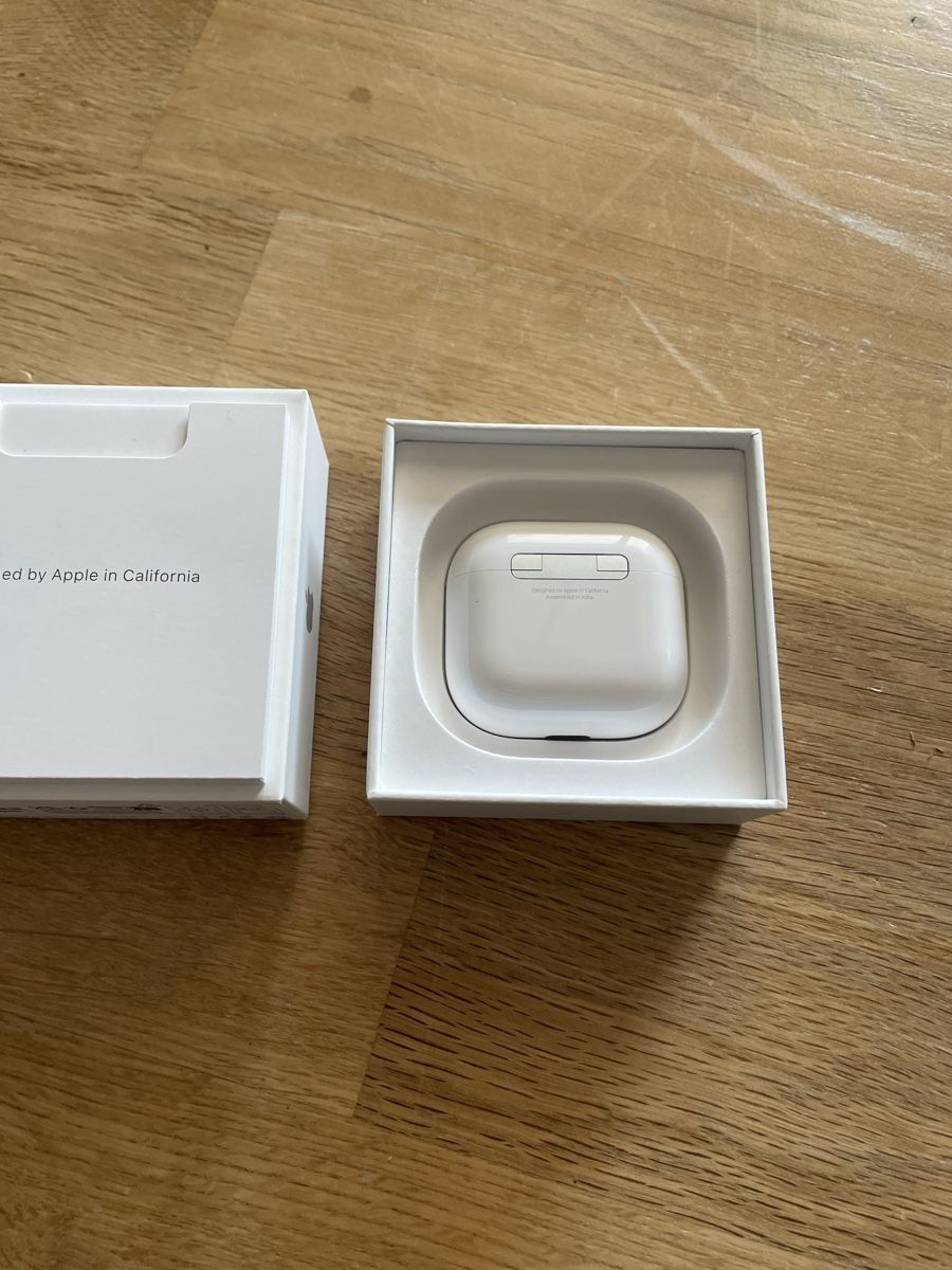 Apple Kopfhörer: Apple AirPods 4. Generation  OVP  – Neu (gemäss Beschreibung) aus Willisau von Budy02 1