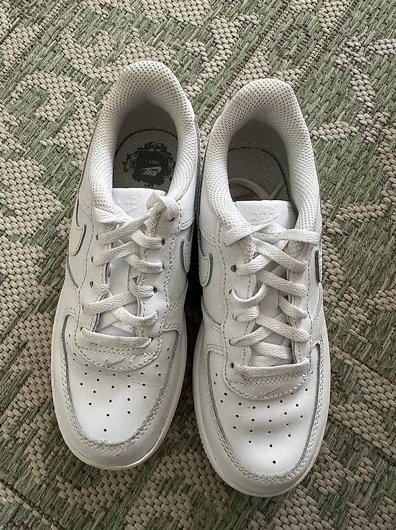 Schuhe für Jungen: Nike Air Force 1 Low Size 1.5 Y/Gr.33 – Gebraucht aus Ascona von chr_9r5g 1