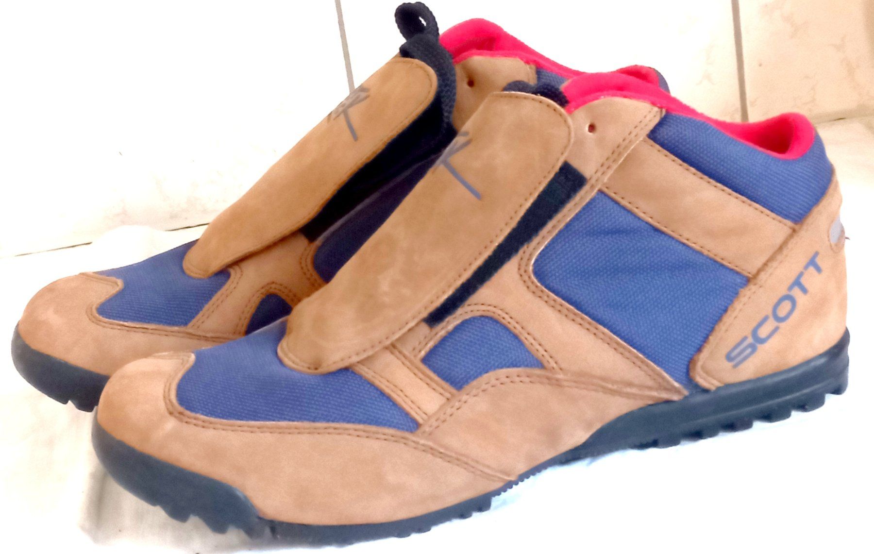 Salomon Scarpe da uomo: Salomon Laufschuhe 43 neu – Usato da Baar venduto da 2cvbaar