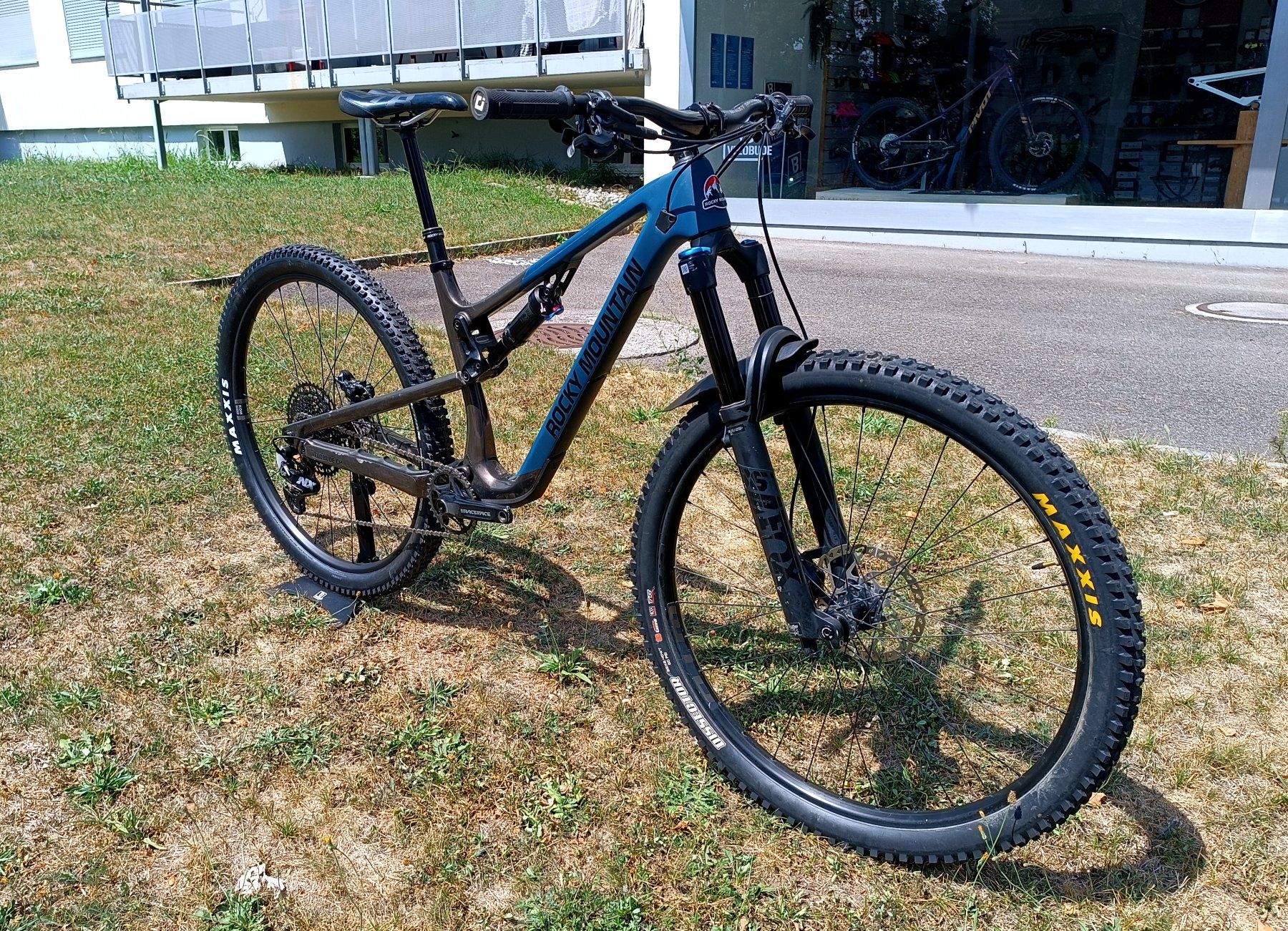 Rocky Mountain Bicycles Vélos: Rocky Mountain Instinct Carbon 50, zweijährig – D'occasion à Seuzach par Gajos