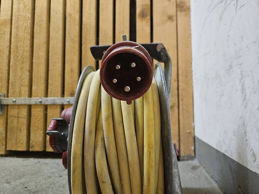 Electrotechnique: Enrouleur électrique  – D'occasion à Echallens par Youpi 2