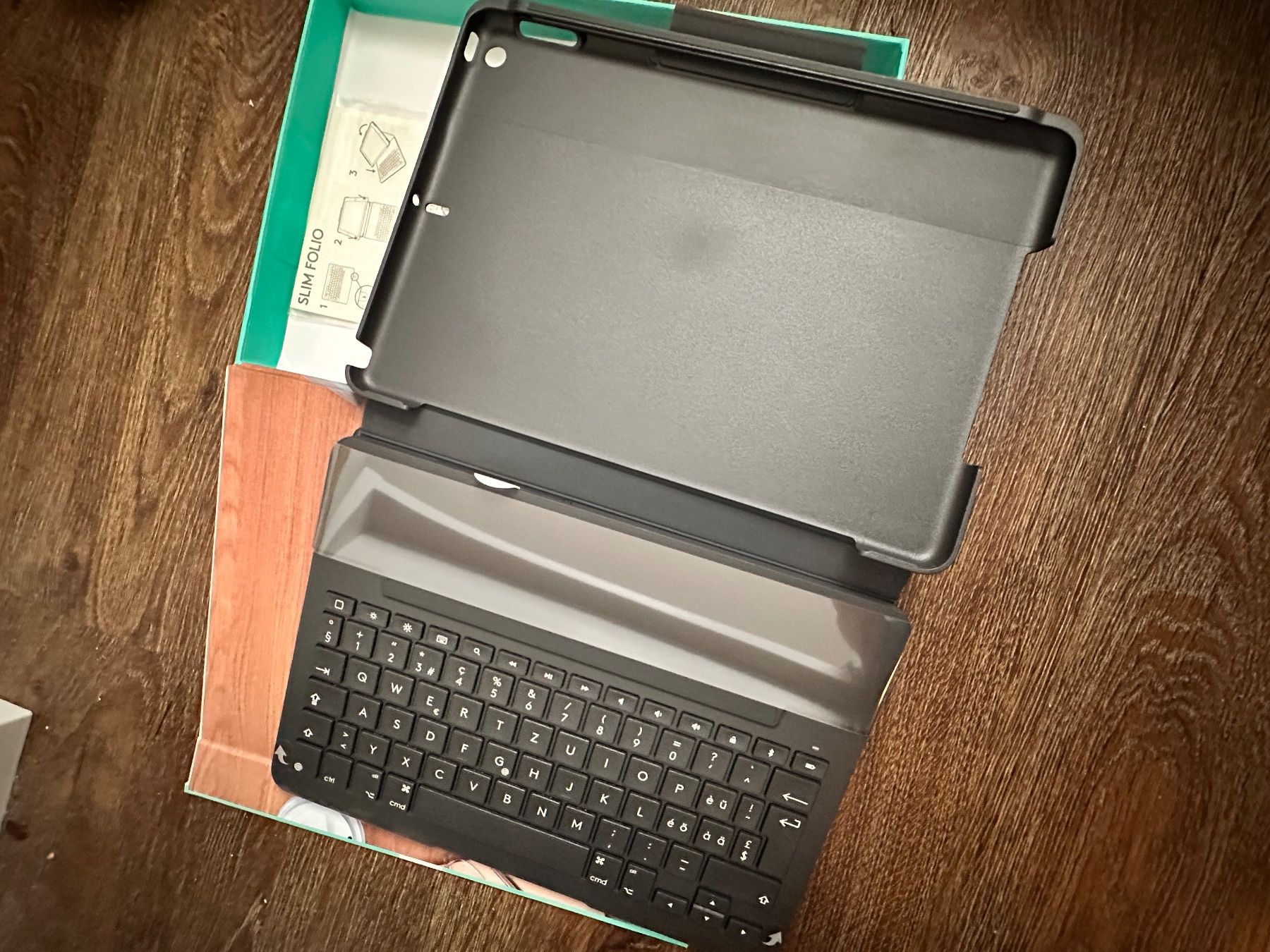 Logitech Tastaturen: Logitech slim folio – Neu (gemäss Beschreibung) aus Winterthur von Iryna_Valerii 1