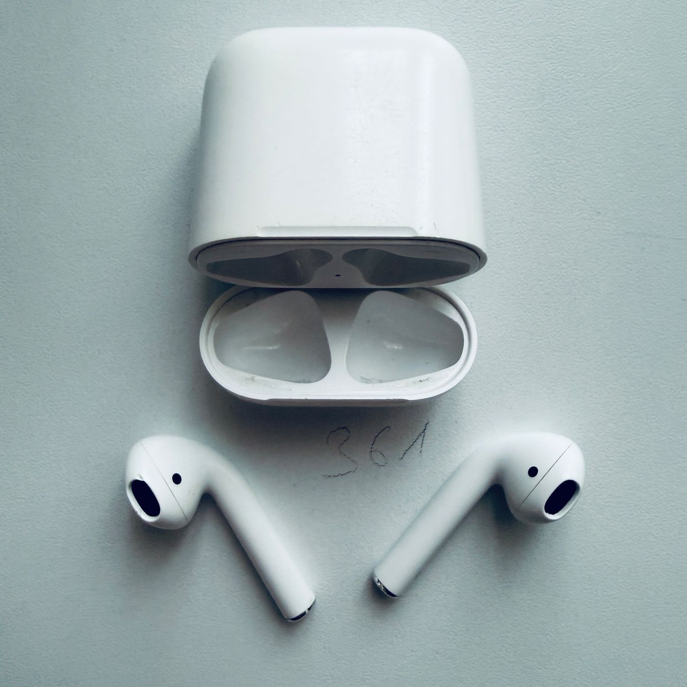 Apple Cuffie: Original Apple AirPods 2 Gen. Wireless Kopfhörer & Case – Usato da Basel venduto da MY.AIRPODS.SHOP 1