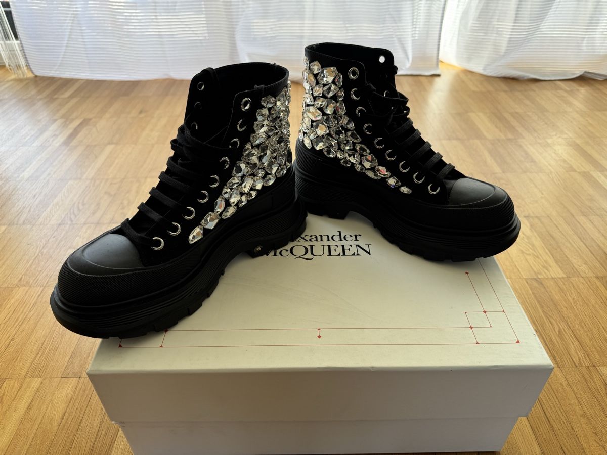 Alexander Mcqueen Scarpe da donna: Alexander mcqueen boots mit crystals Gr.38 – Nuovo e nell'imballaggio originale da Pfäffikon SZ venduto da EMMA0111 1