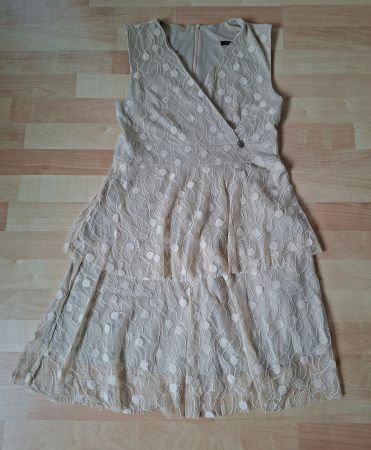Elegantes Spitzenkleid – Nude/Beige – Gr. 40 L