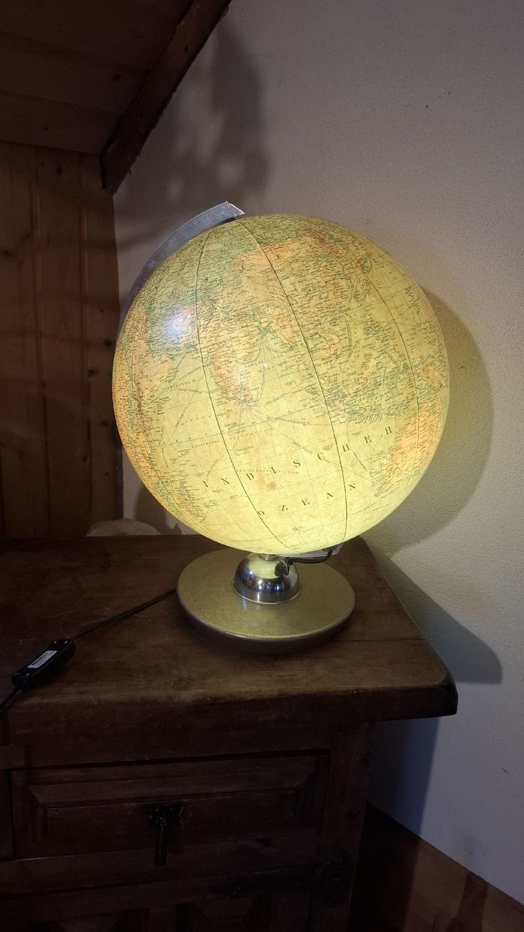Sonstige Dekorationen & Accessoires: JRO Globus Lampe mit Beleuchtung – Gebraucht aus Ebnat-Kappel von Aibur
