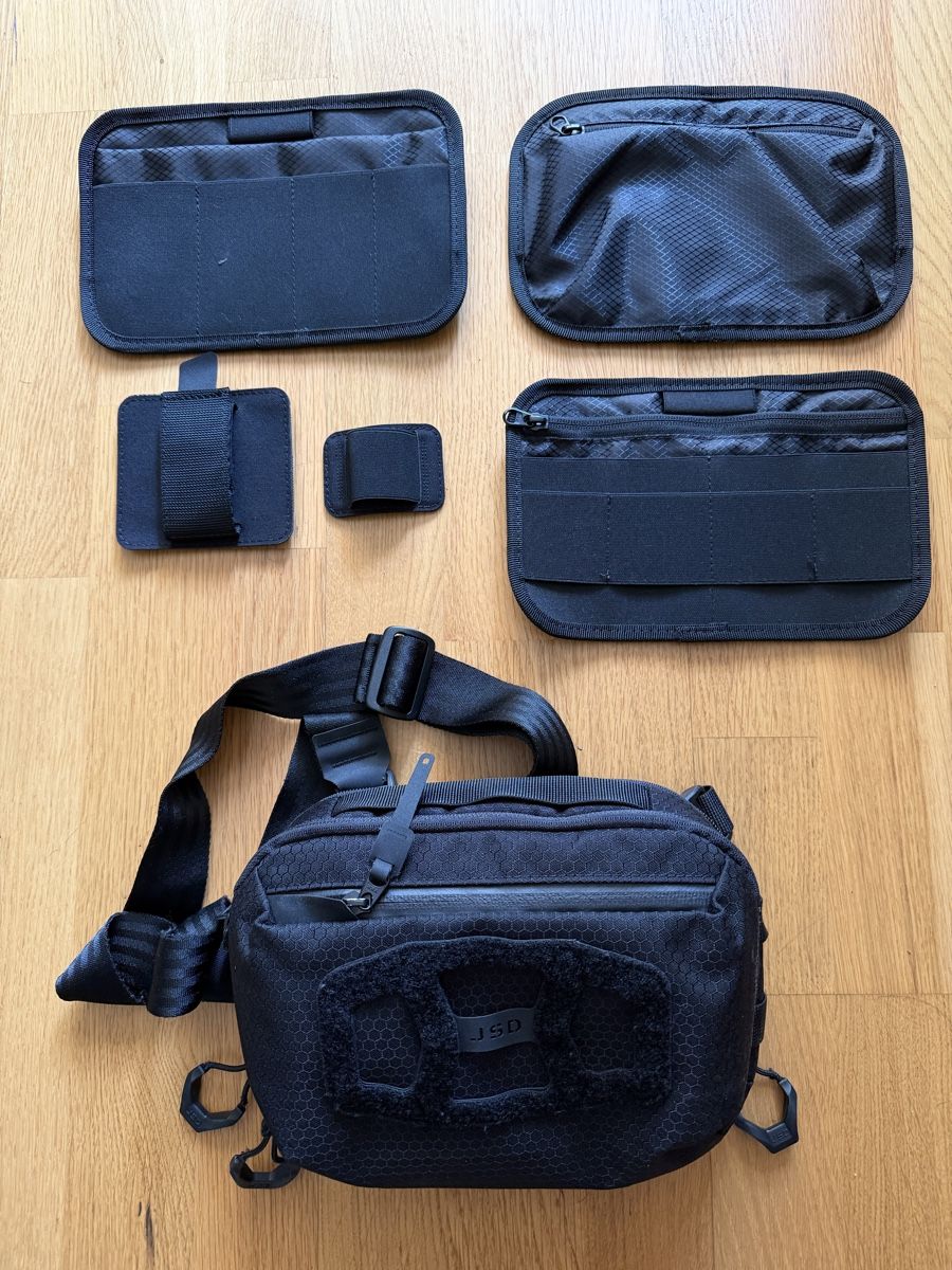 Borse: Tactical EDC black shoulder bag CCW with multiple inserts  – Usato da La Tour-de-Peilz venduto da bma_s97h