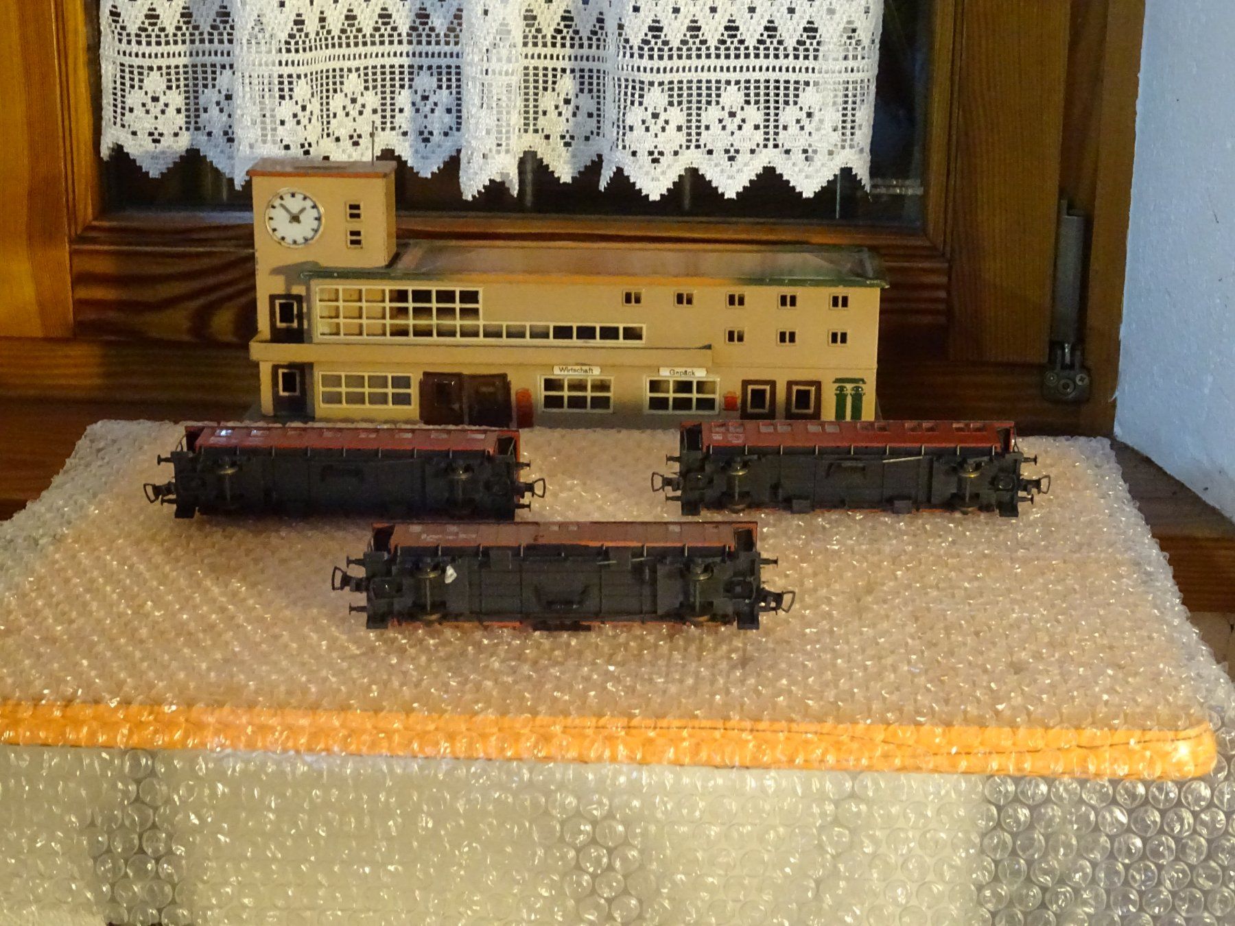 Liliput Modelleisenbahnen: Liliput vagons de service – Gebraucht aus Bigorio von hp_41 2