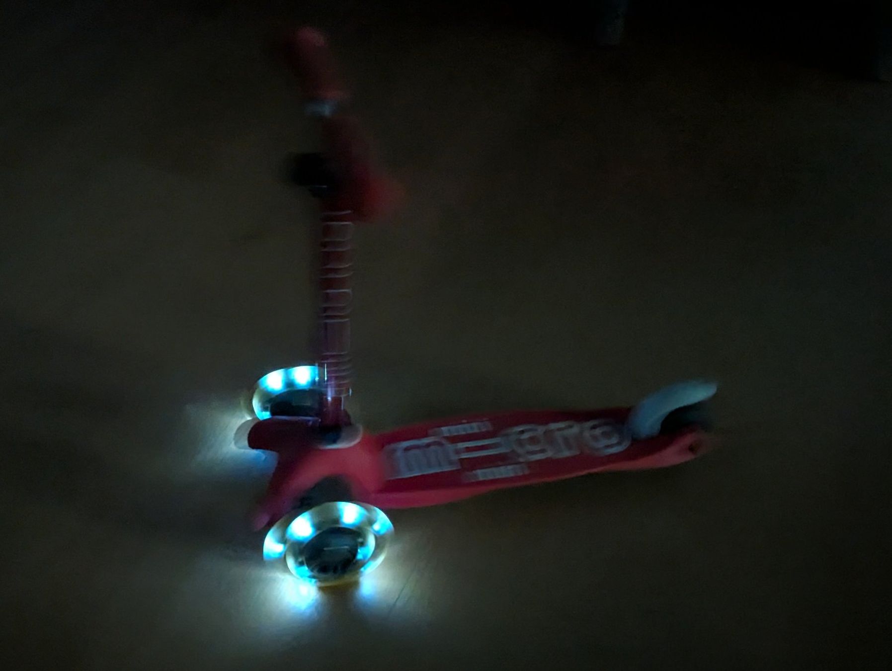 Micro Veicoli per bambini: Mini Micro LED Kinder-Trottinett (Rot) – Usato da Bern venduto da bababux 6