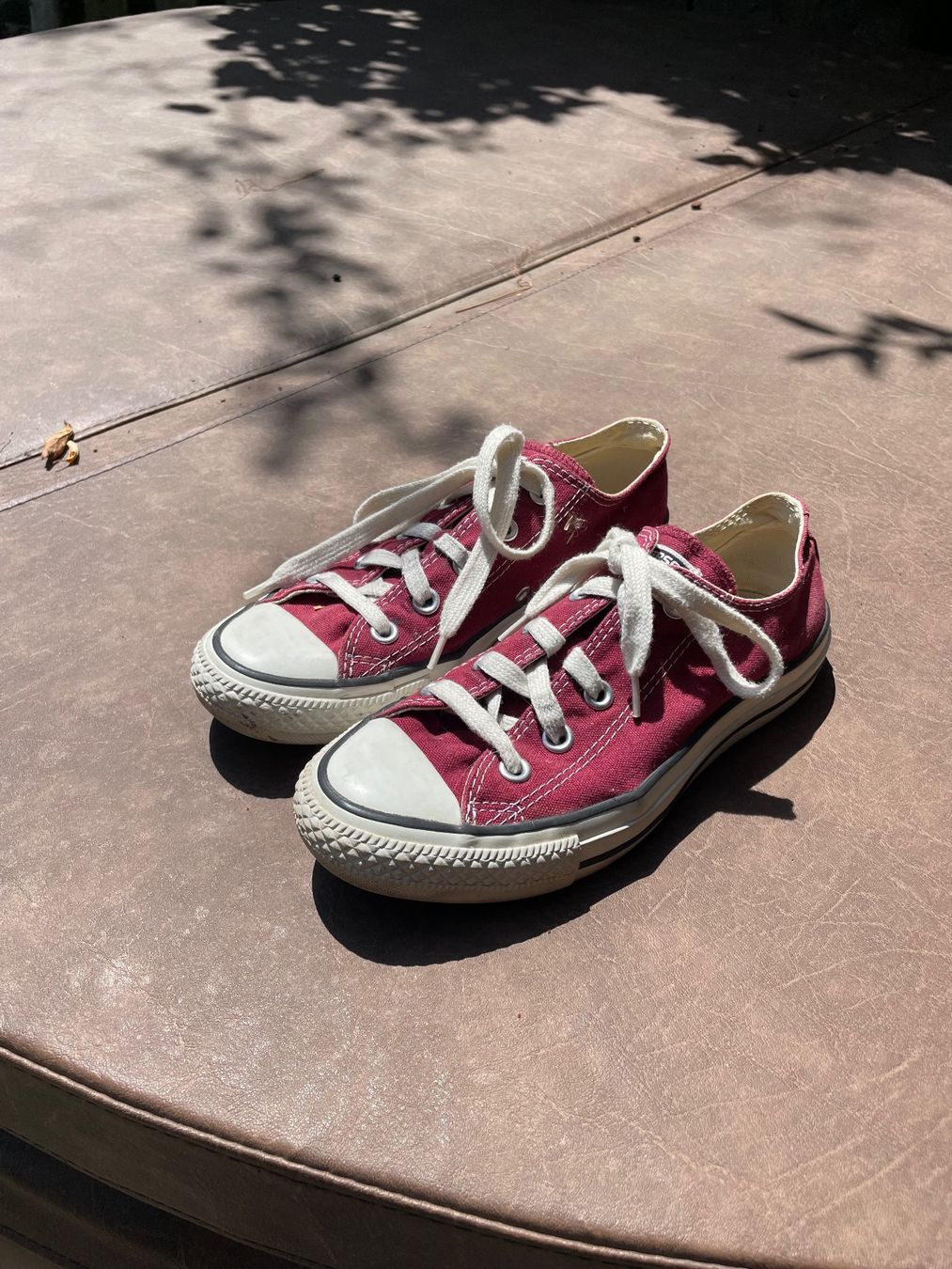 Converse Scarpe da donna: converse 36.5 bordeauxrot – Usato da Malters venduto da Onyxonline