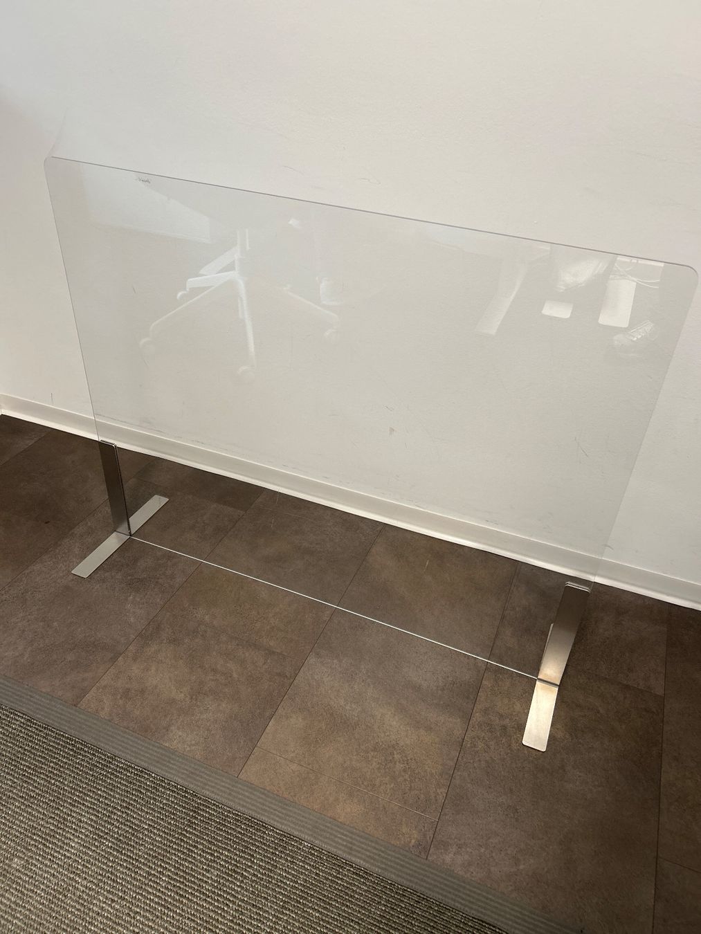 Servierplatten: Schutzscheibe Büro (Plexiglas 1x0.8) – Gebraucht aus Zürich von pha_xmf7