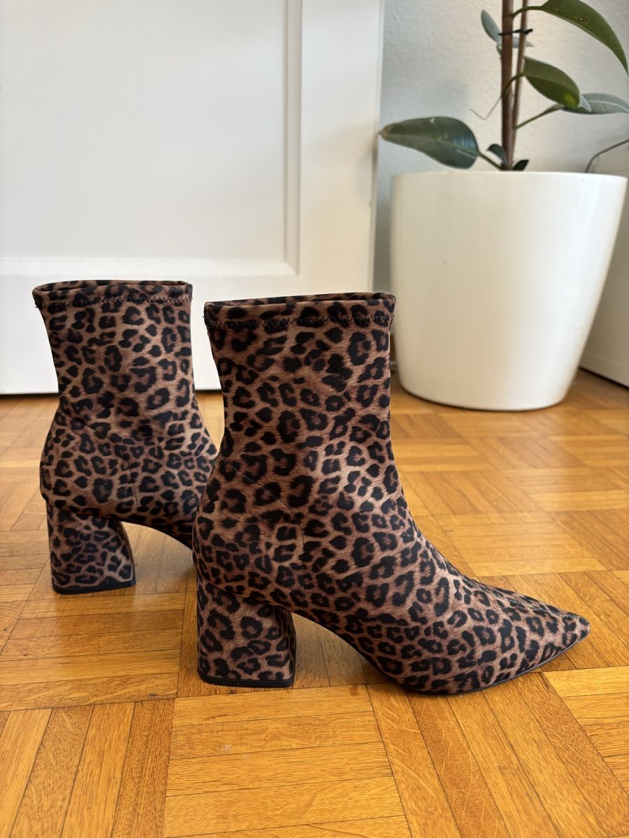 Stradivarius Scarpe da donna: Stradivarius Ankle Boots, Size 38 – Usato da Peseux venduto da Meea97 1