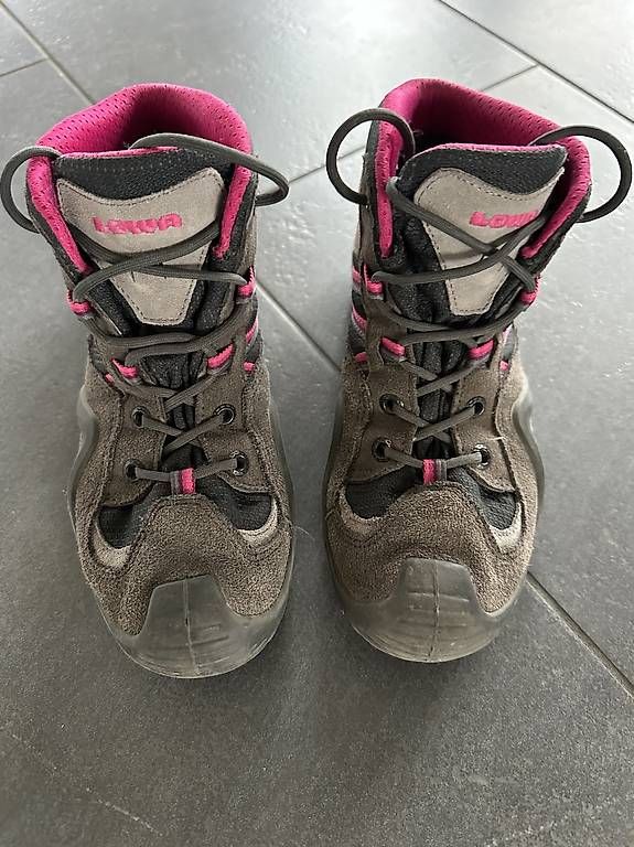 Schuhe für Jungen: Kinder-Wanderschuhe Lowa Grösse 36 – Gebraucht aus Berg SG von ACDS