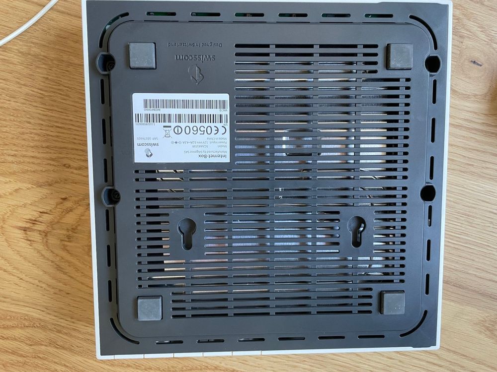 Swisscom Router Internet Box Plus inkl. Glasfaserkabel/Netzt (Gebraucht ...