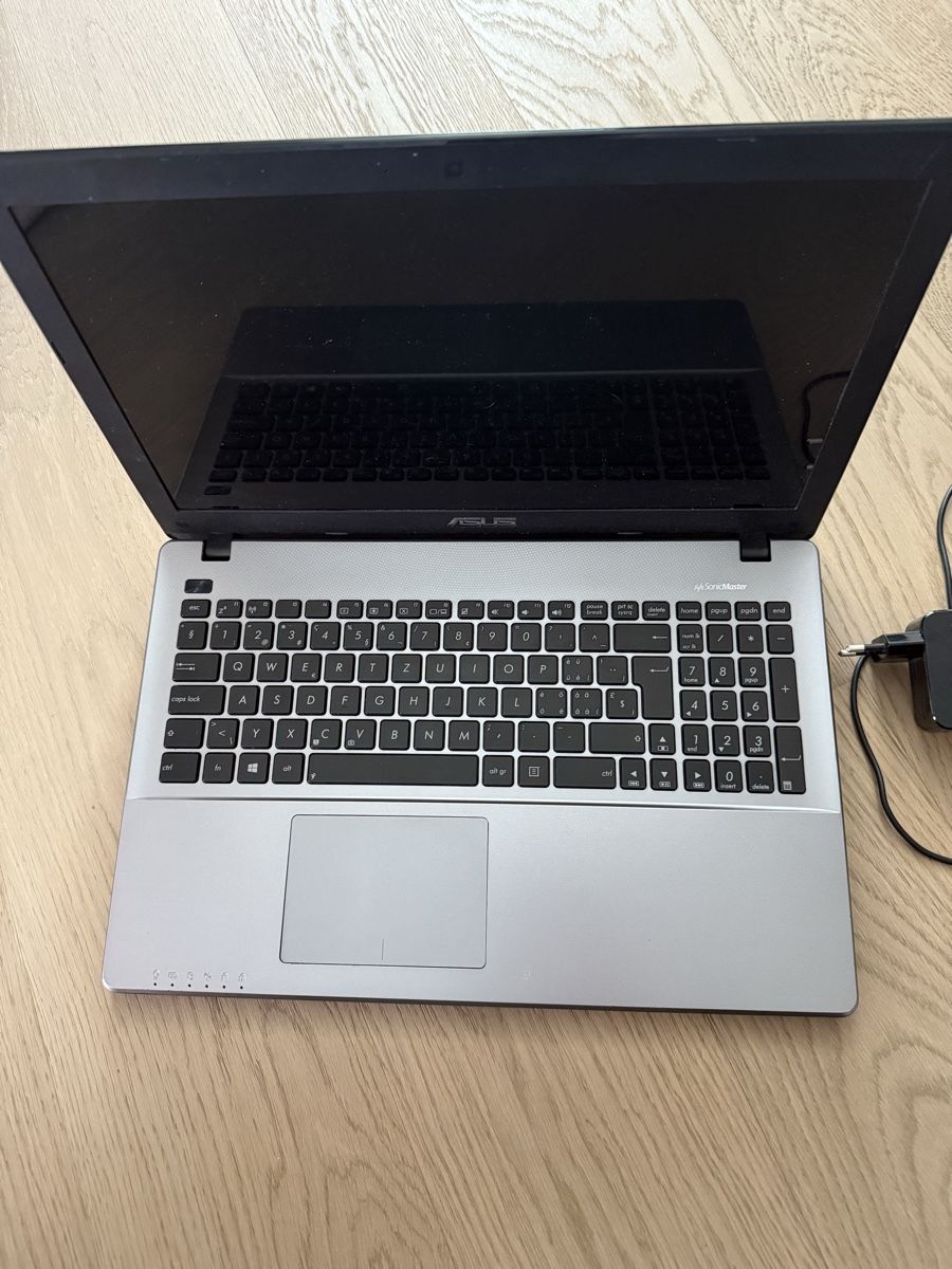 Asus Notebook: ASUS Laptop – Usato da Dietlikon venduto da DIVO 1