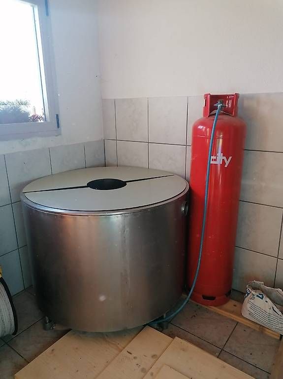 Alle Werkzeuge: Attrezzature caseificio. Caldaia e pressa verticale – Gebraucht aus Olivone von Bietto82