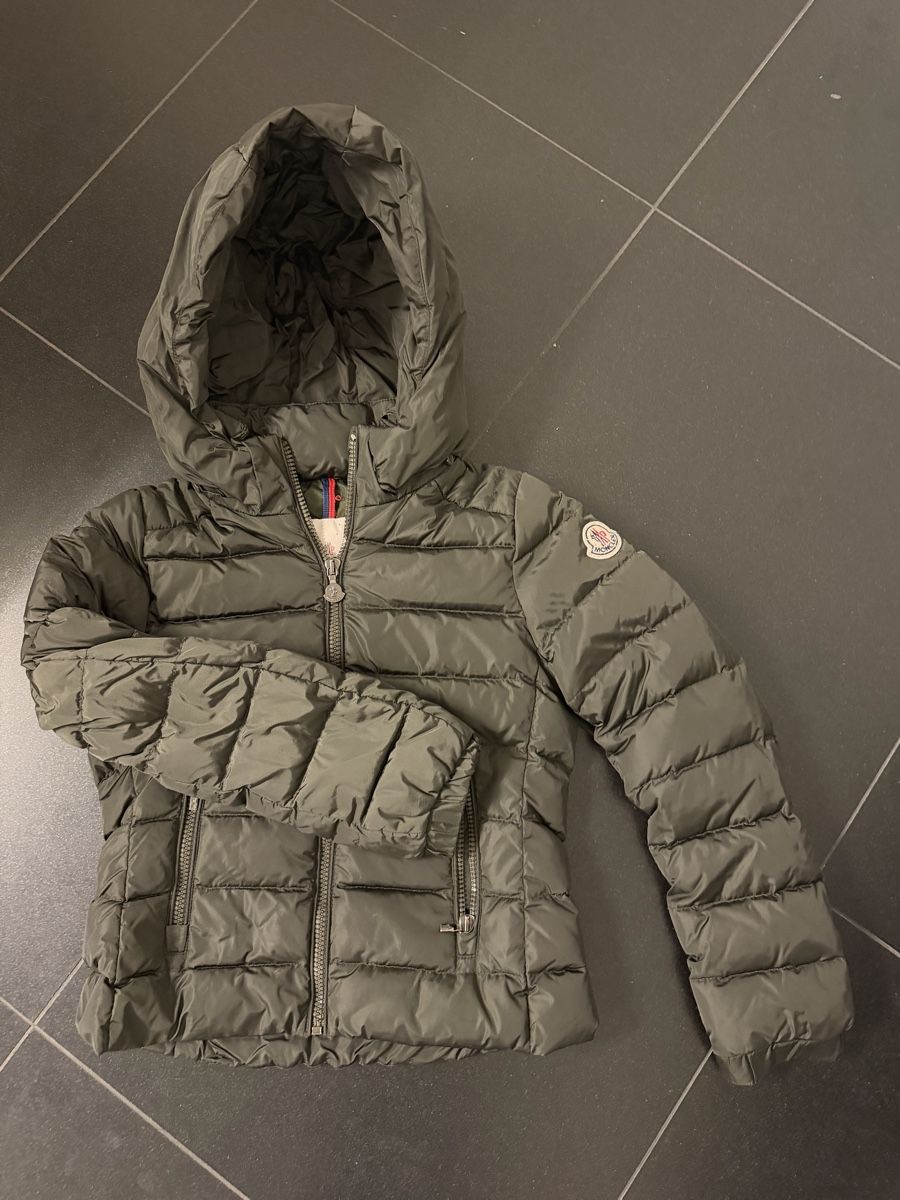 Vestes & Manteaux: Moncler Daunenjacke – D'occasion à Erlenbach ZH par Dede082