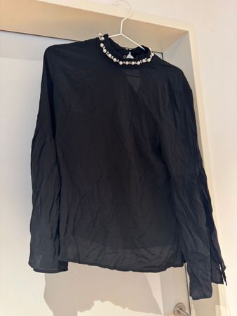 Schwarze Bluse mit Perlenkragen, Grösse S, Top Zustand!