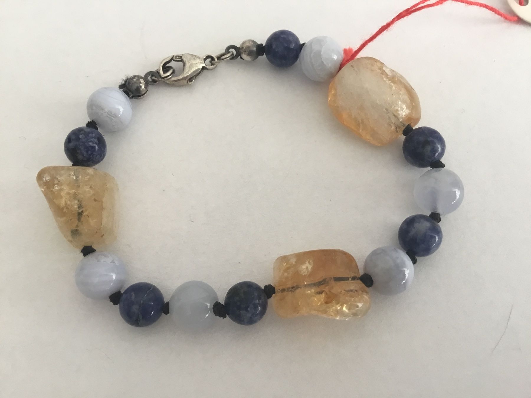 Armbänder & -reifen: Armband Citrin-Lapislazuli-Chalcedon mit Karabiner – Neu und originalverpackt aus Doppleschwand von Fortuna5859