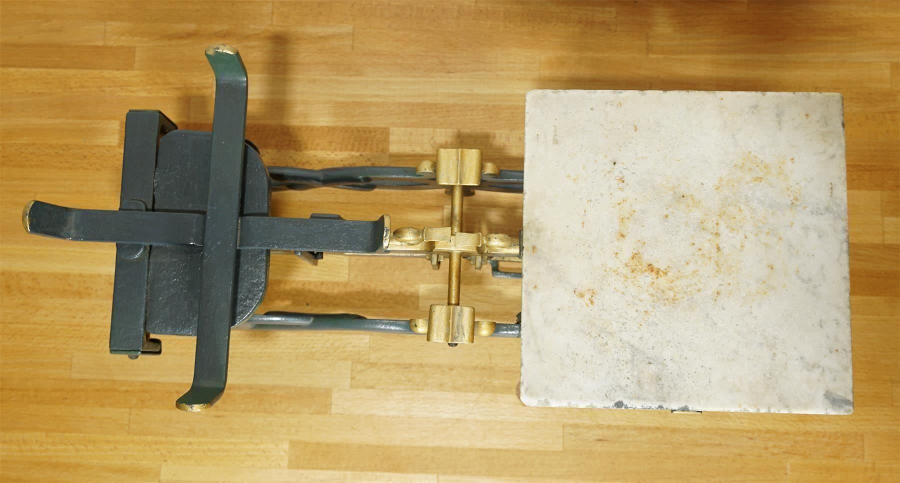 Waagen und Gewichte: dekorative antike Schwanenhals Waage – Gebraucht aus Meggen von Brockitare 6