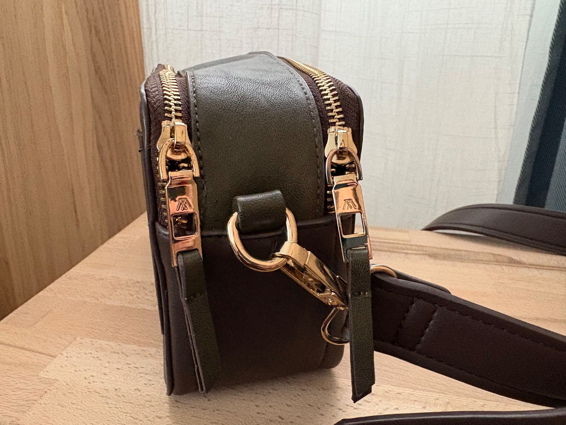 Taschen für Damen: Paco Martinez Umhängetasche, khaki/braun – Gebraucht aus Niederglatt ZH von mat_7k7p 4