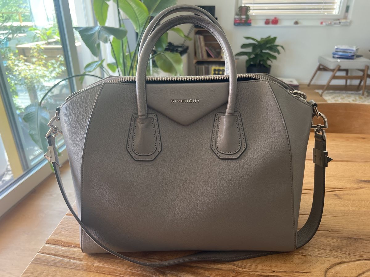 Givenchy Taschen für Damen: Elegante Givenchy Antigona Handtasche, Grau, Medium – Gebraucht aus Horgen von mavi08