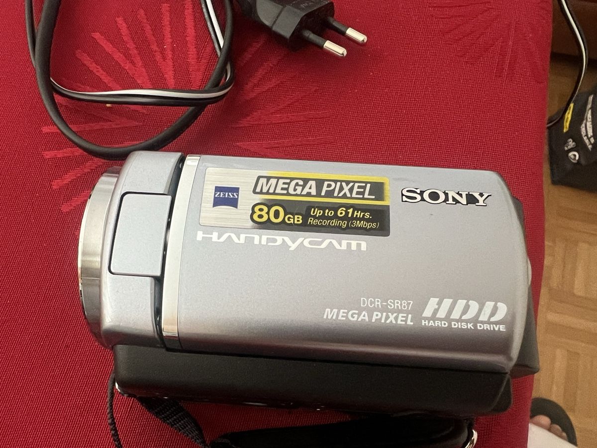 Sony Videocamere: Sony Handycam DCR-SR87 – Usato da Zürich venduto da jao_2bx7