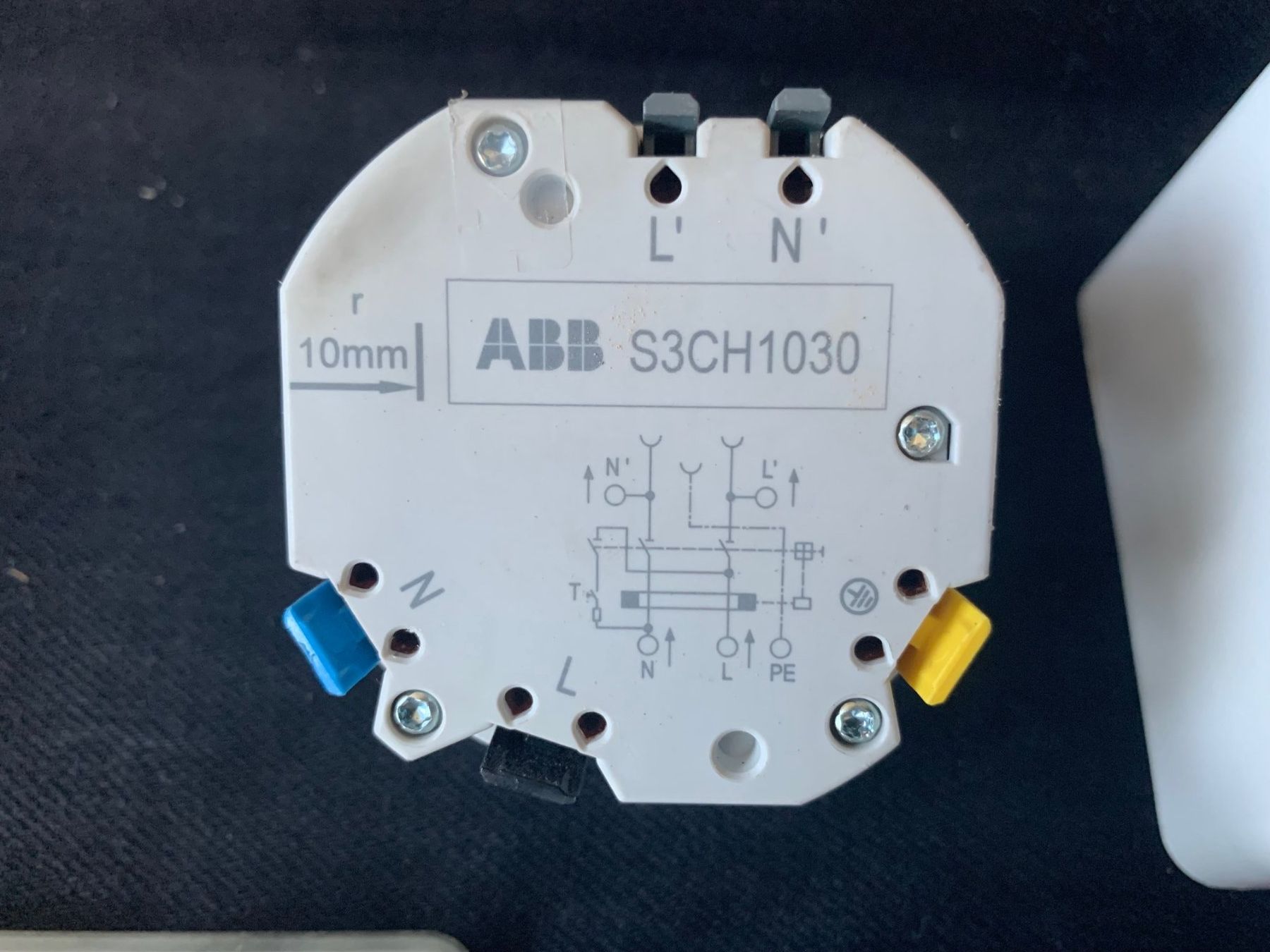 Feller Spine: Feller Edizio AP ABB SIDOS Fehlerstrom-Schutzsteckdose T13 – Usato da Wallisellen venduto da zappenduster 7