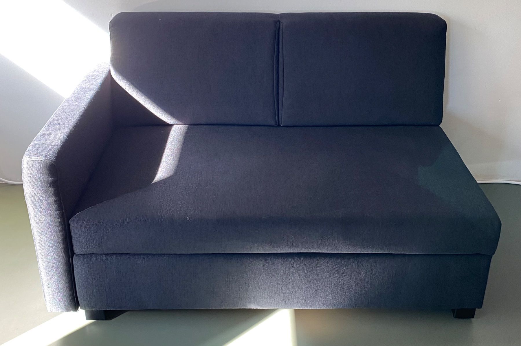 Sofas: Schwarzes Bettsofa von die Collection – Gebraucht aus Wollerau von stoni03