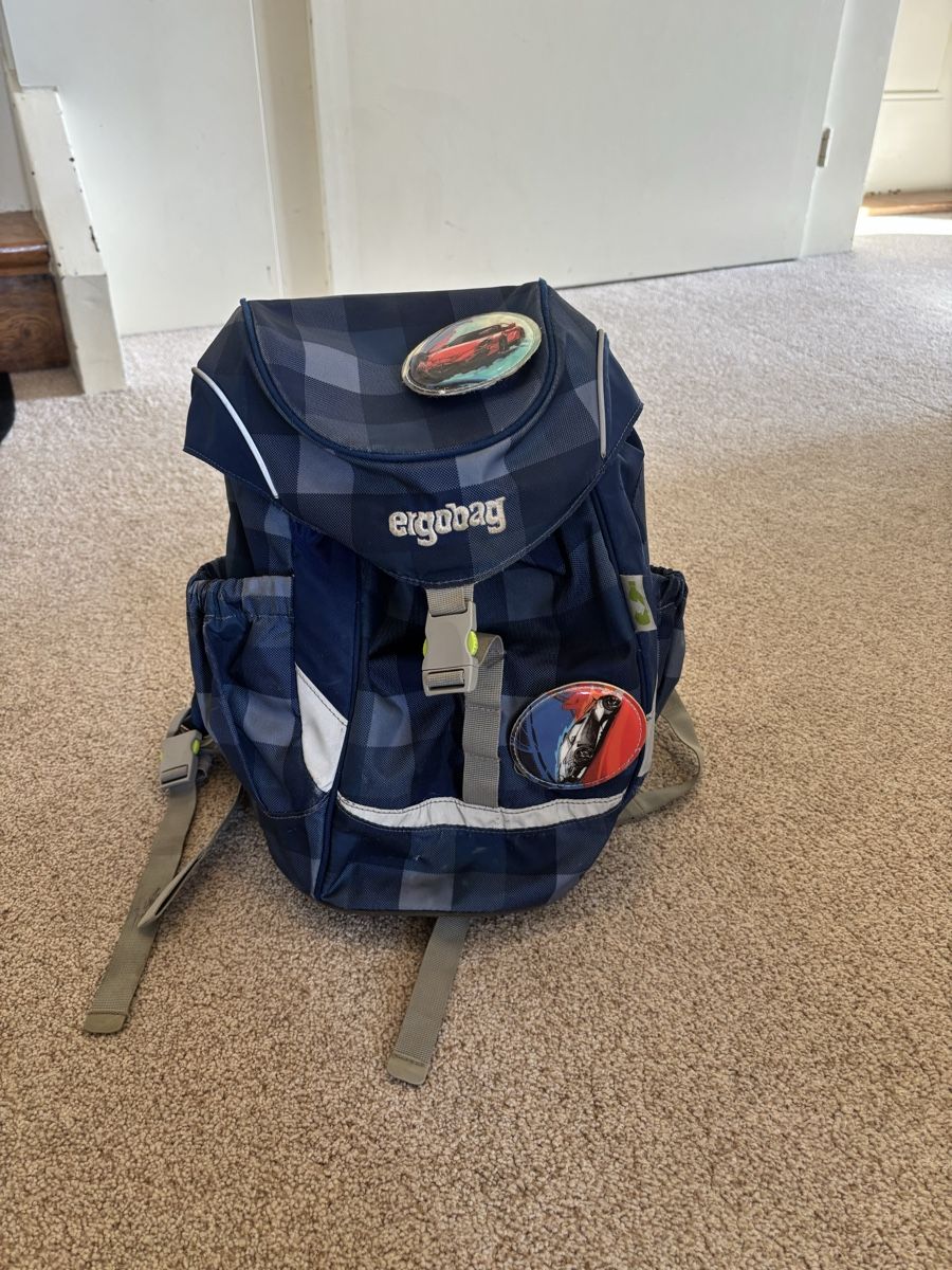 Ergobag Borse & Zaini: Ergobag Kindergartenrucksack mit 8 Kletties – Usato da Bern venduto da 81guggi 6