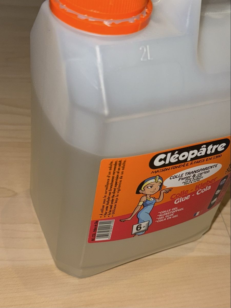 Sticker: 2 Liter Bastelkleber für Schule oder Hobby, gebraucht – Usato da Tuggen venduto da jess_gls06 1