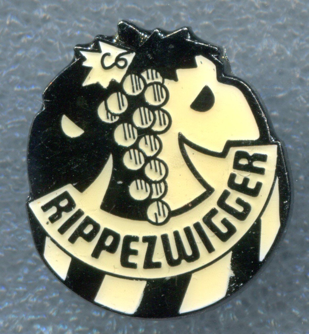 Plaketten & Abzeichen: RIPPEZWIGGER – Gebraucht aus Winterthur von Sammleroase
