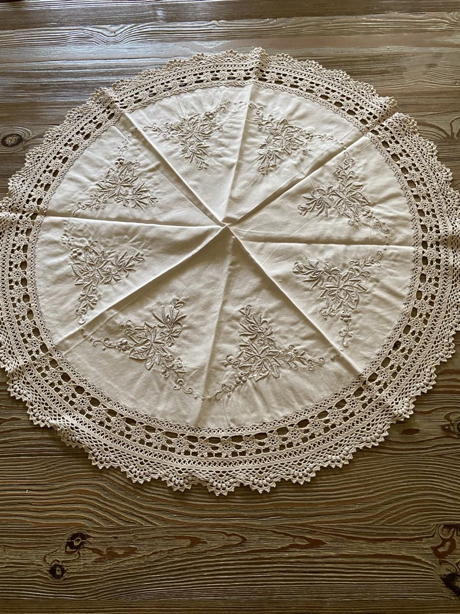 Autre linge de table: Spitzen Tischdecke – D'occasion à Düdingen par Reconflo 1