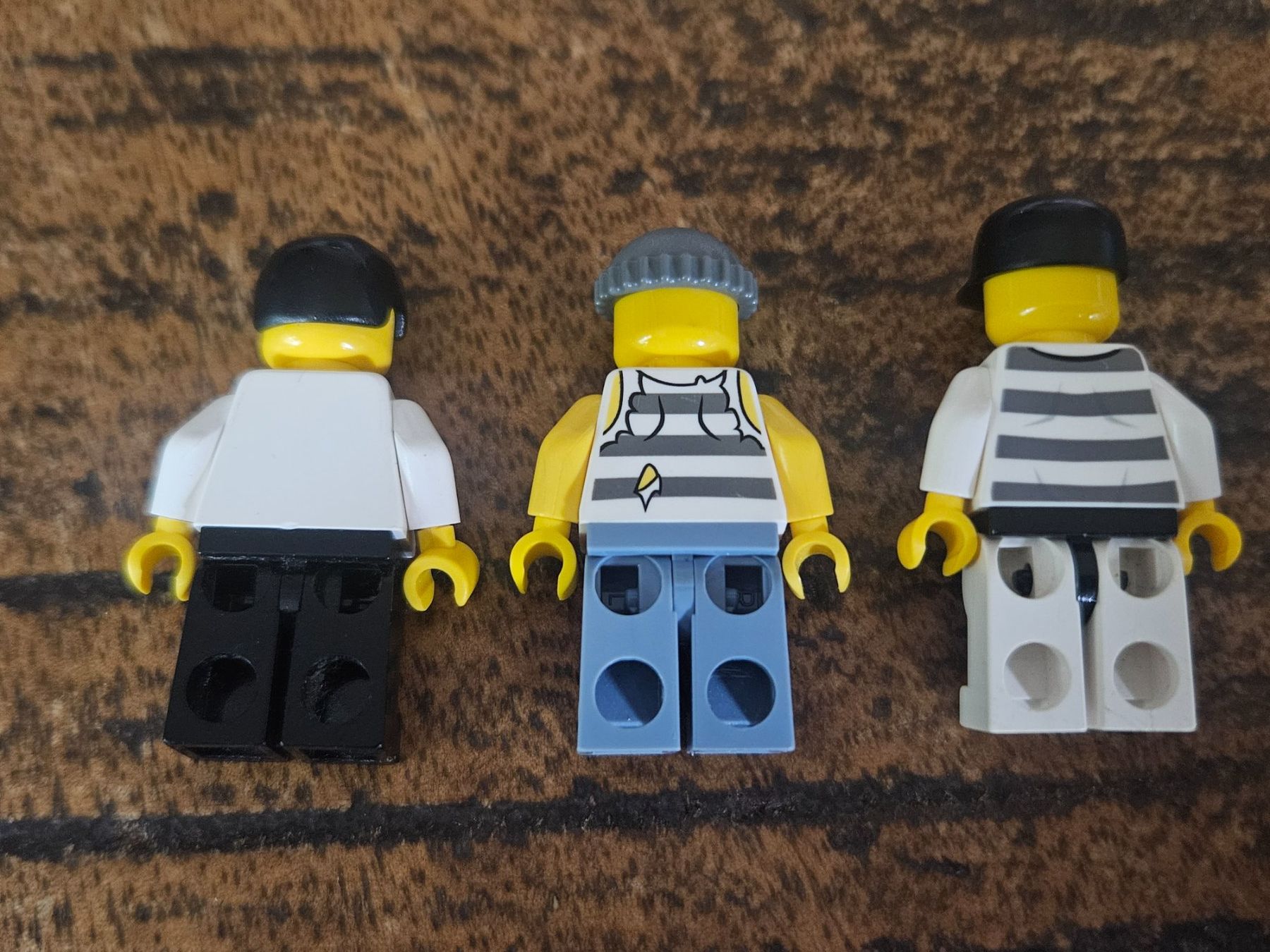 Lego Kit di costruzioni: lego lot de 3 figurines – Usato da Confignon venduto da Ecrofigs 1
