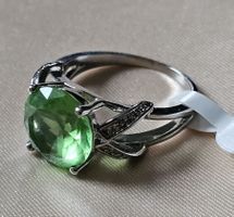 Klassischer Ring mit grünem Topas,  925 versilbert, Gr. 9
