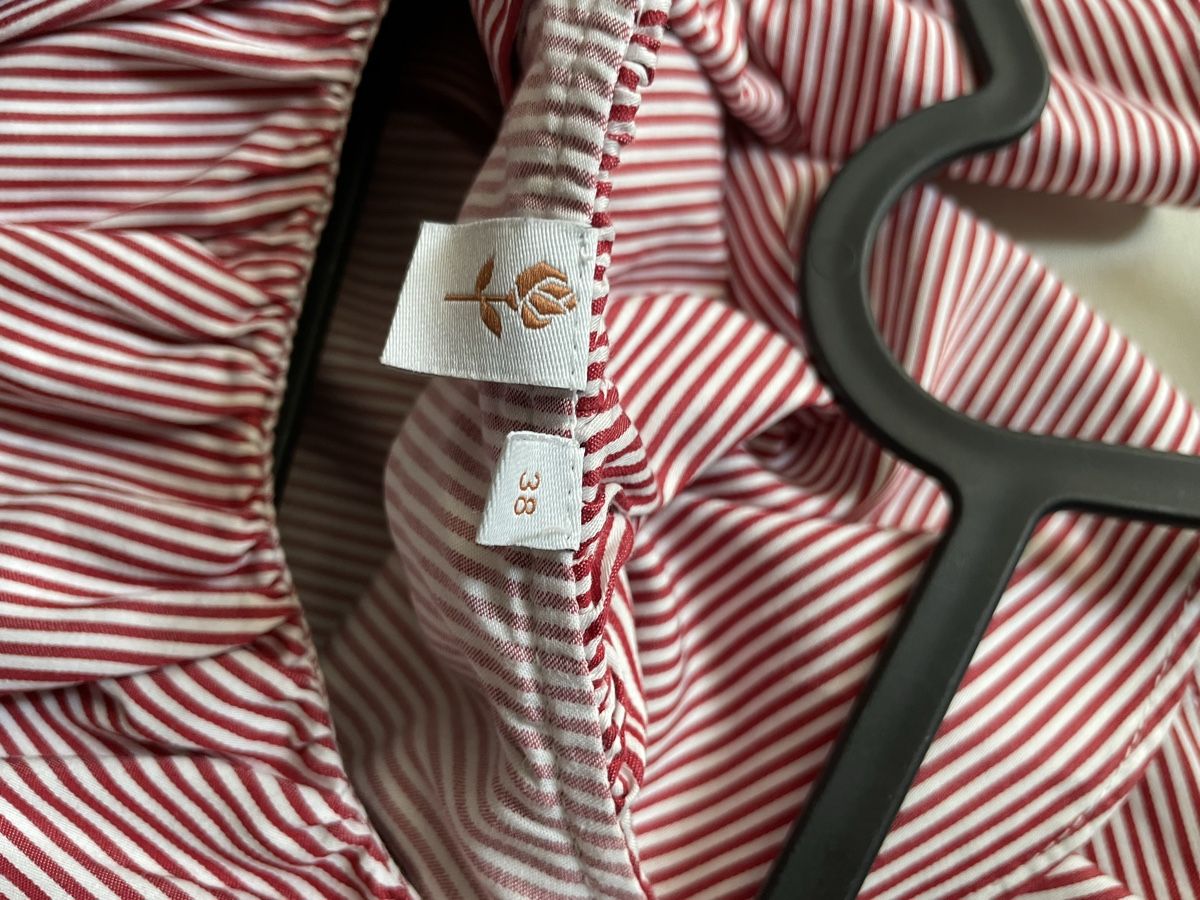 Camicette: Bluse rot-weiss gestreift mit Rüschenkragen – Usato da Menziken venduto da FS-Creativity 2
