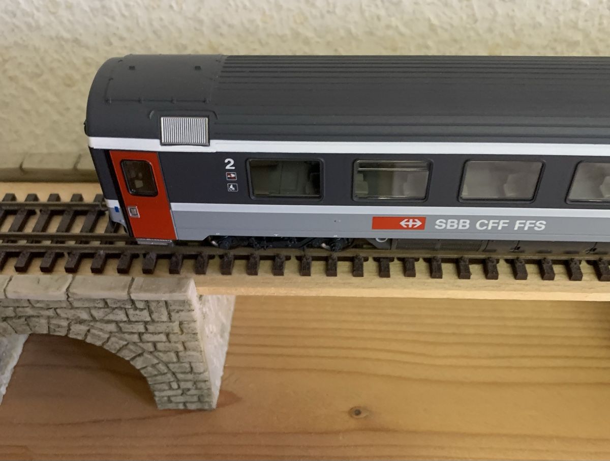 Roco Modellini di ferrovie: 4x ROCO H0 EC Wagen – Nuovo (secondo la descrizione) da Winterthur venduto da Porzellan 3