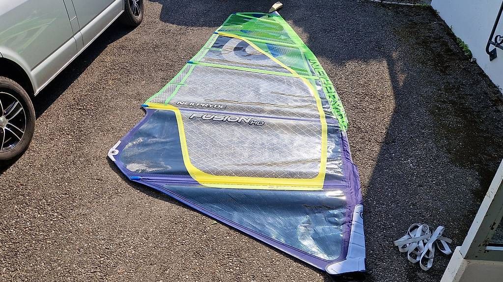 Surfboards & Schwimmbrette: Premium Windsurf-Komplettset - sofort startklar – Gebraucht aus Hunzenschwil von Matthinique 2