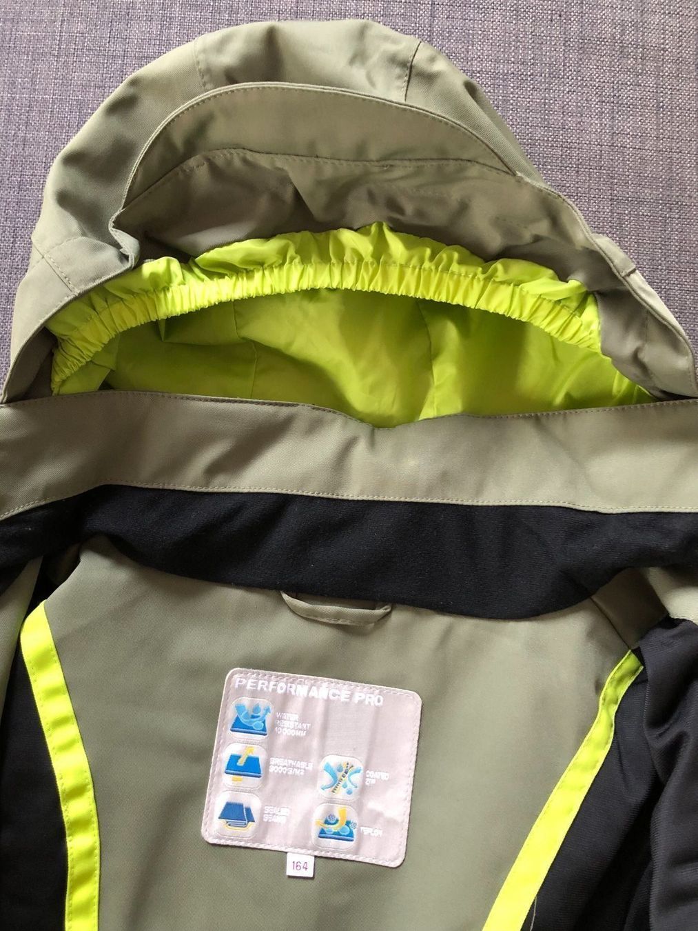 Giacche & Cappotti: Jacke Gr. 164 / Mädchen / neuwertig – Usato da Nussbaumen AG venduto da schuba2000 9
