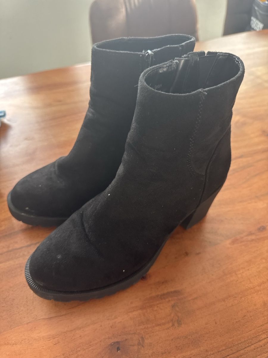 Scarpe da donna: Stiefeletten schwarz Gr.38 – Usato da Sissach venduto da fre_m8fn