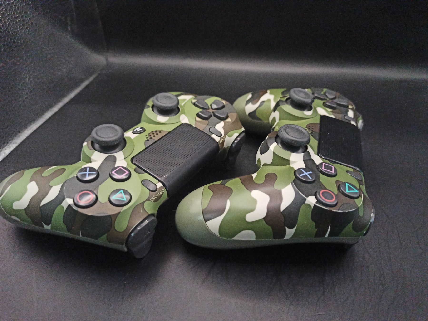 Controller: 2 x Original Controller Sony PS4 Wireless DualShock 4 CAMO – Usato da Oberweningen venduto da mar_87mx 3