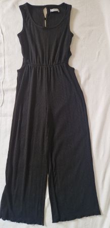 Schwarzer Jumpsuit – Reserved – Gr. 128 – Mit Cut-Outs