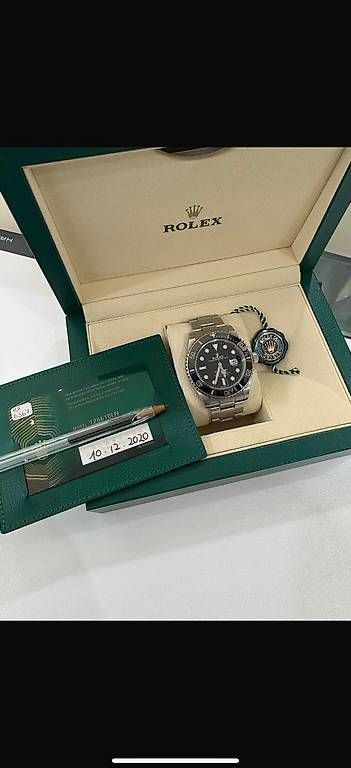 Montres: Rolex submariner date  – D'occasion à Monthey par Emeric192