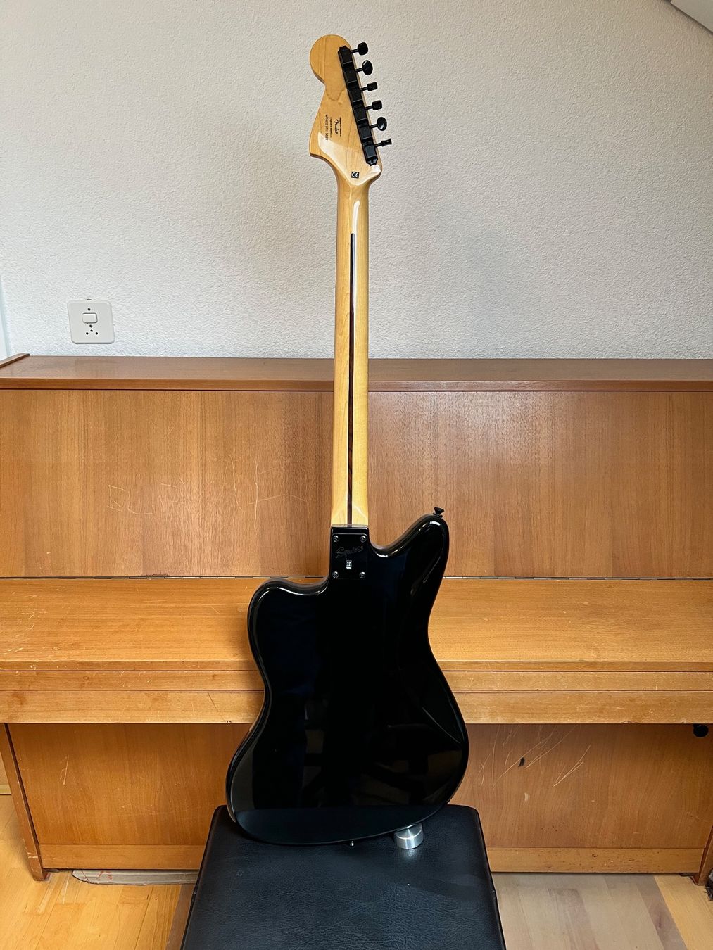 Squier Musikinstrumente: Squier Vintage Modified Baritone Jazzmaster Schwarz – Gebraucht aus Neunkirch von F1986 6