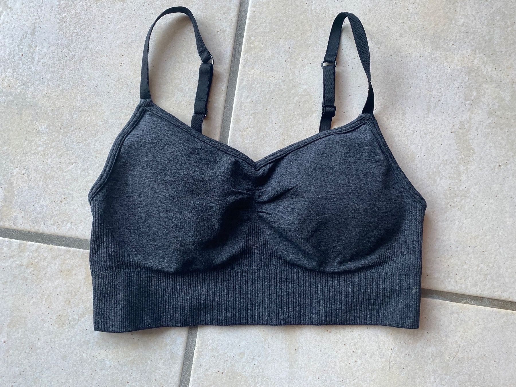 H&M Camicette, T-shirt & Top: Top 164 H&M mit Trägerli – Usato da Orpund venduto da Mary8972