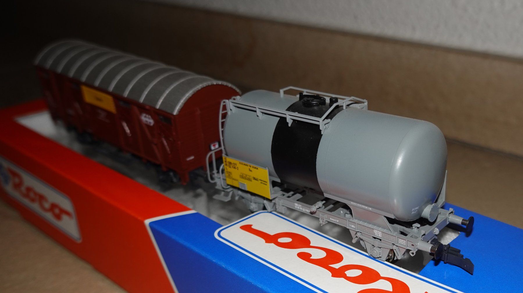 Roco Modelleisenbahnen: H0 5 Güterwagen Roco, Lima, Liliput – Gebraucht aus St. Gallen von bruenig0m 9