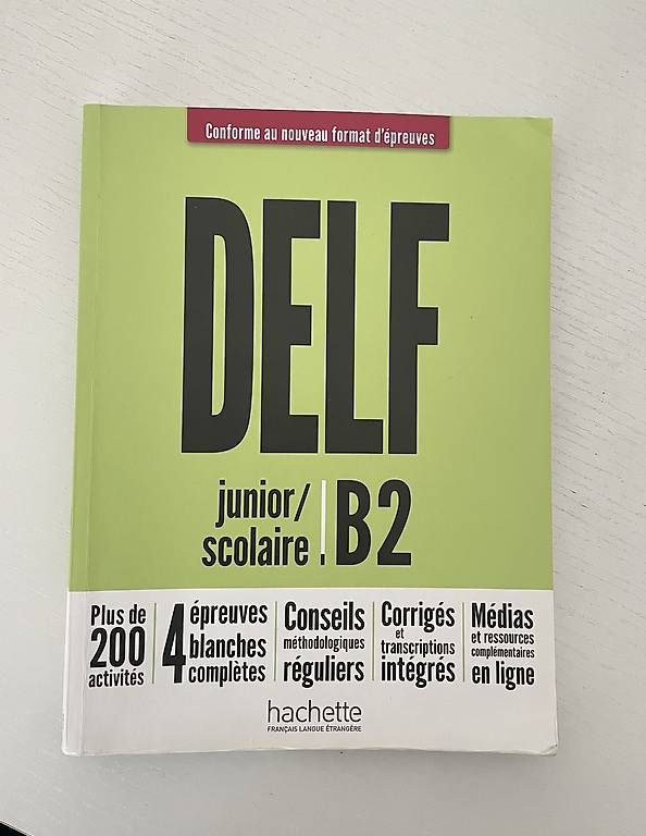 Livres: DELF B2 – D'occasion à Zürich par ten_pxn8