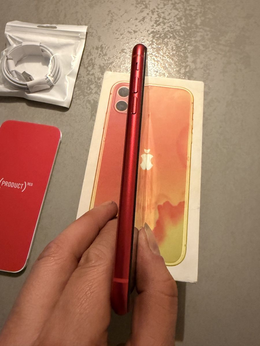 Apple Handys / Smartphones: iPhone 11 red neuf + 12mini 👍 – Gebraucht aus Pully von Valoudu42 3